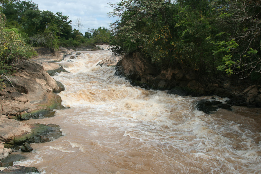 peřeje, ostrov Don Khon na Mekongu, Laos