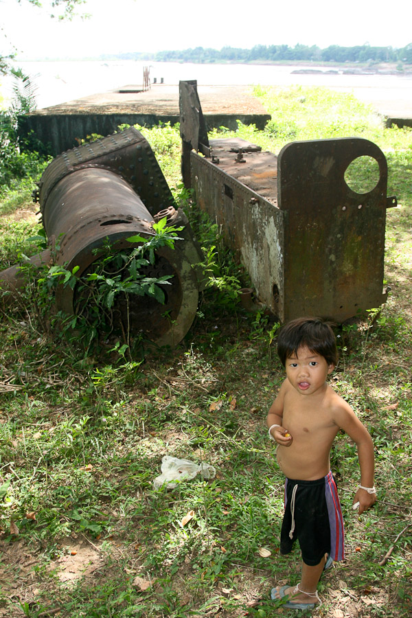 zbytky francouzké lokomotivy, ostrov Don Khon na Mekongu, Laos