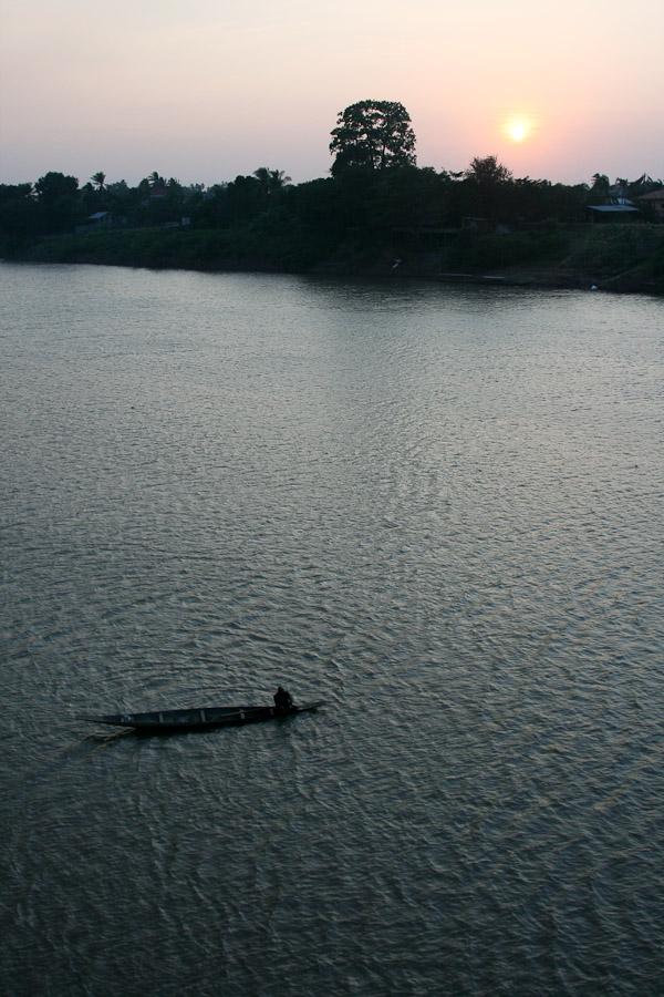 západ slunce, Pakse, Laos