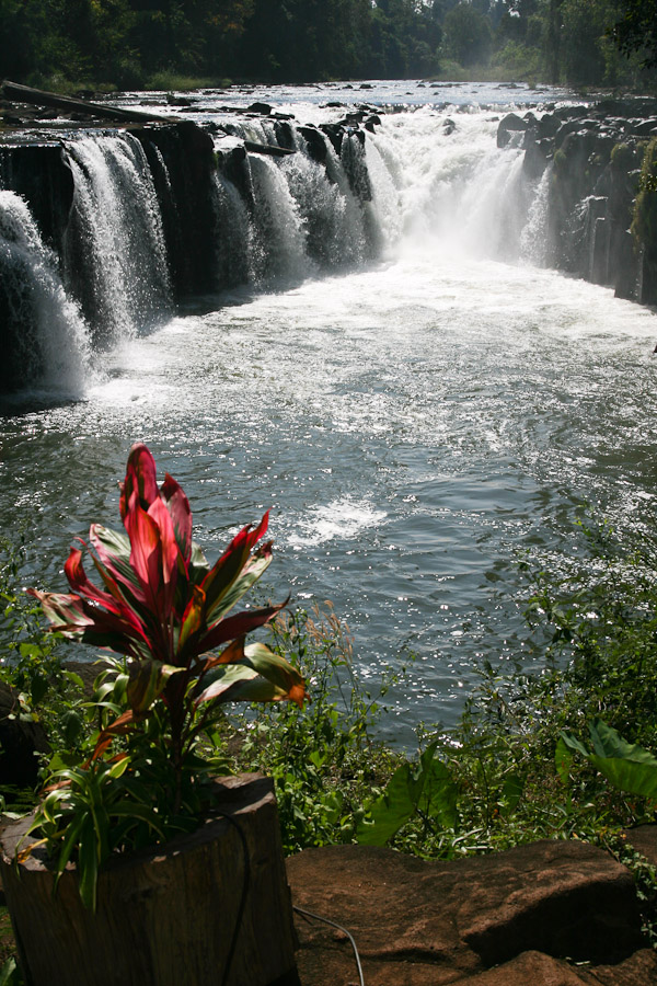 vodopád Tad Phasuam, Laos