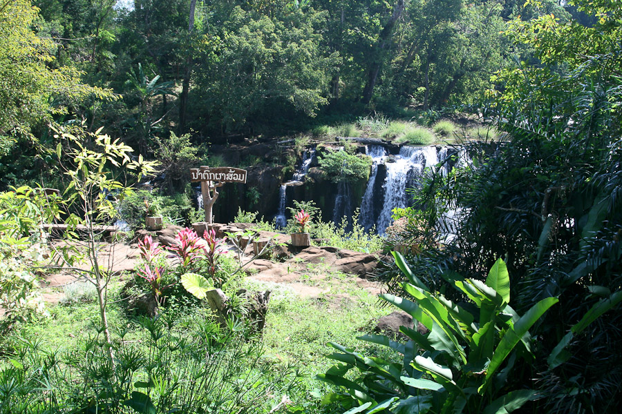 vodopád Tad Phasuam, Laos