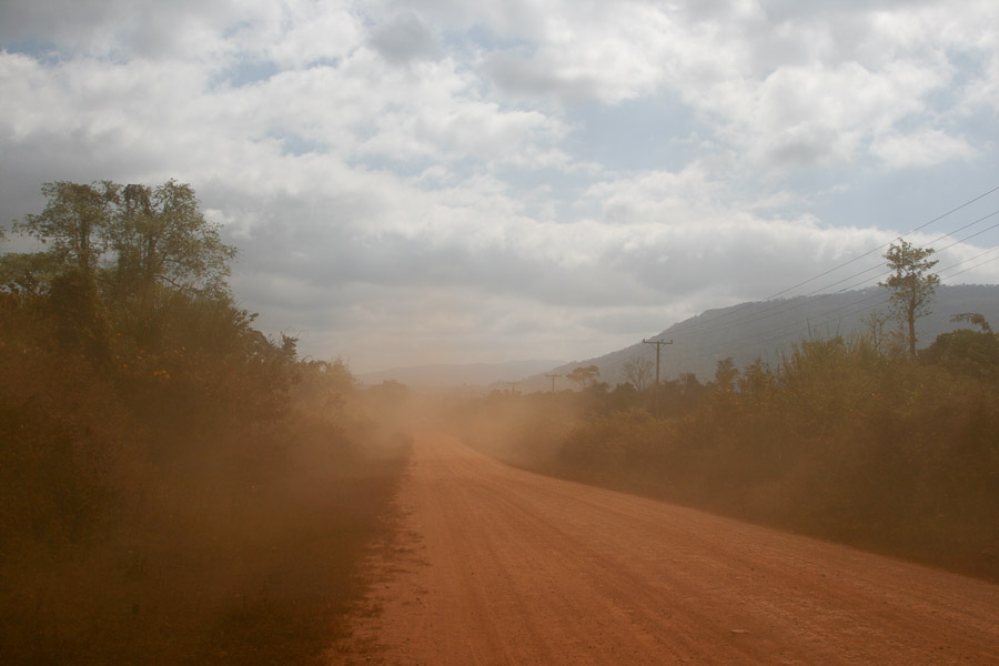 červený prach, cestou do Sekongu, Laos